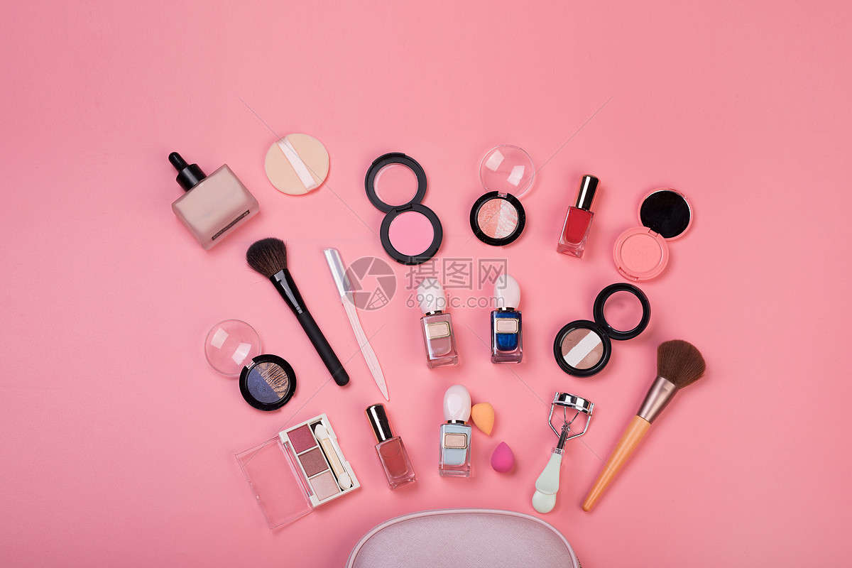 精致生活從細(xì)節(jié)開始 化妝包里的美容與家用電器融合之美